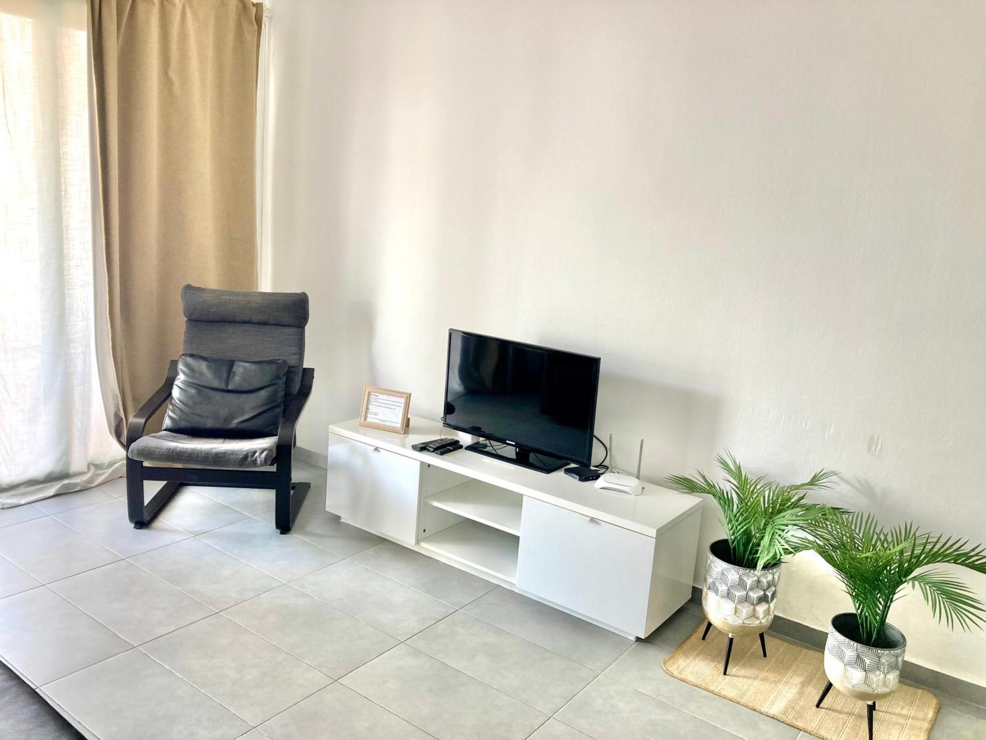 Ground Floor Apartment With Pool, Next To The Beach Коста Тегисе Екстериор снимка