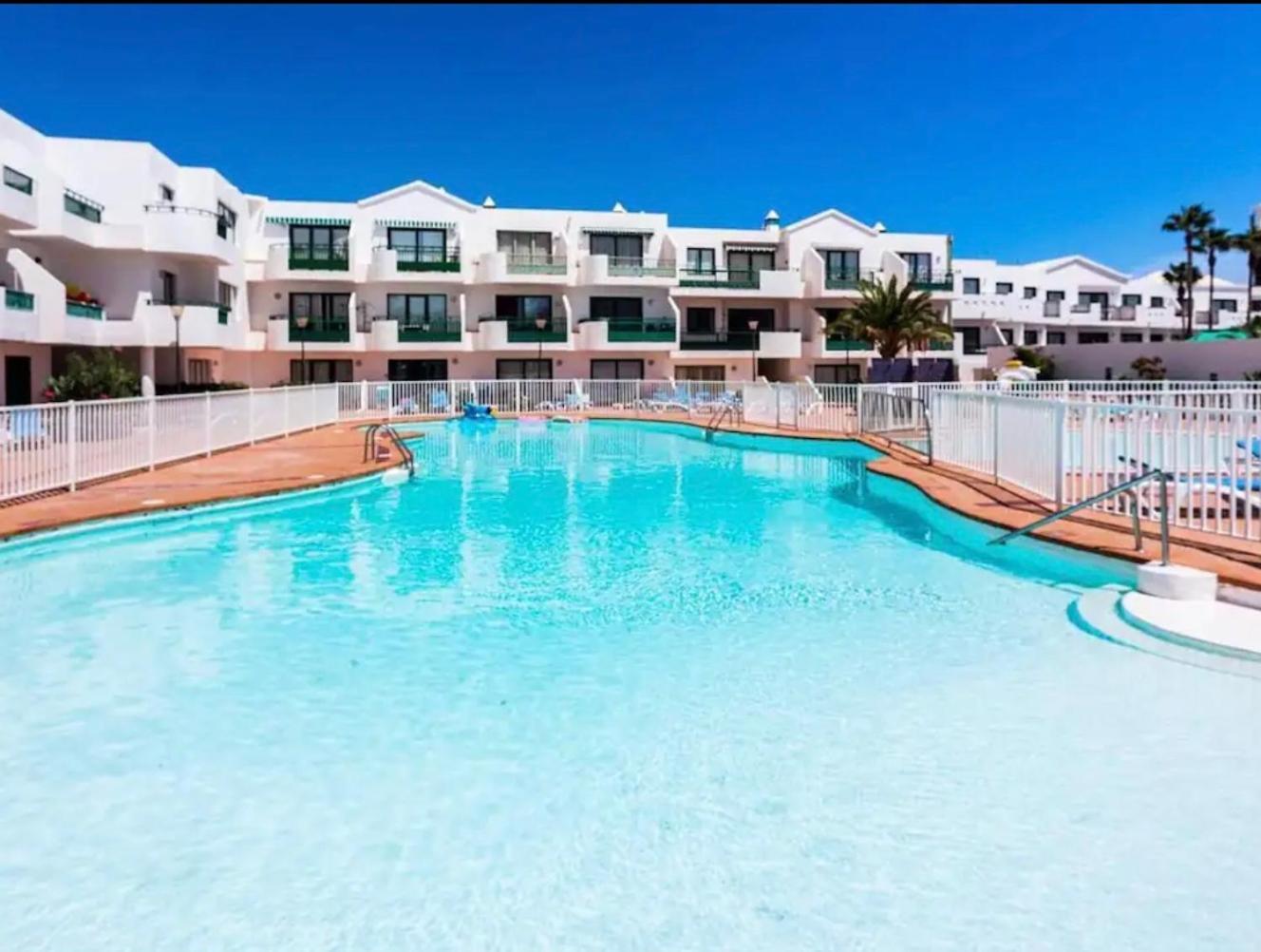 Ground Floor Apartment With Pool, Next To The Beach Коста Тегисе Екстериор снимка